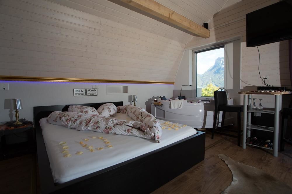 Strandhotel Seeblick Faulensee Exterior foto