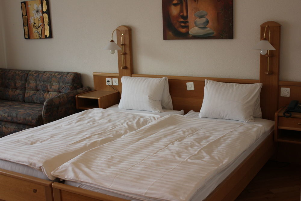 Strandhotel Seeblick Faulensee Exterior foto